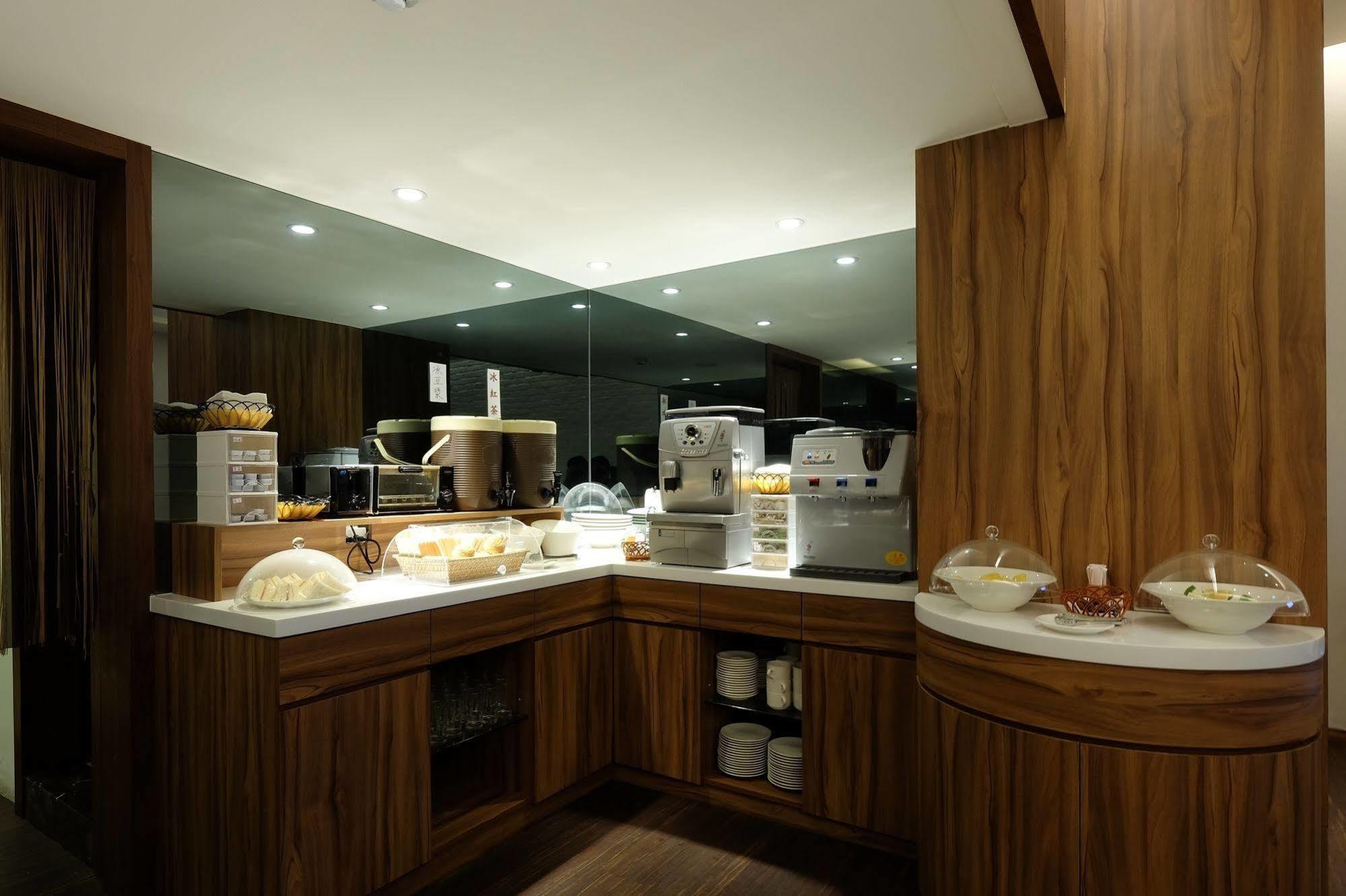 欣欣時尚旅店松山站 Hotel Taipei Exterior photo